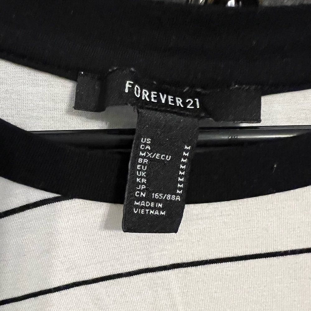 Forever 21 Womens Cropped Long Sleeve - Picture 3 of 3